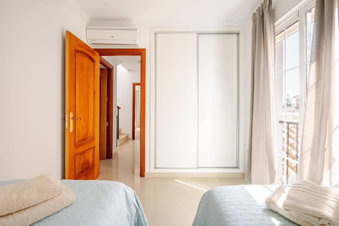 Villa Antonia Mar - Private & Heated Pool - Punta Lara 内尔哈 外观 照片